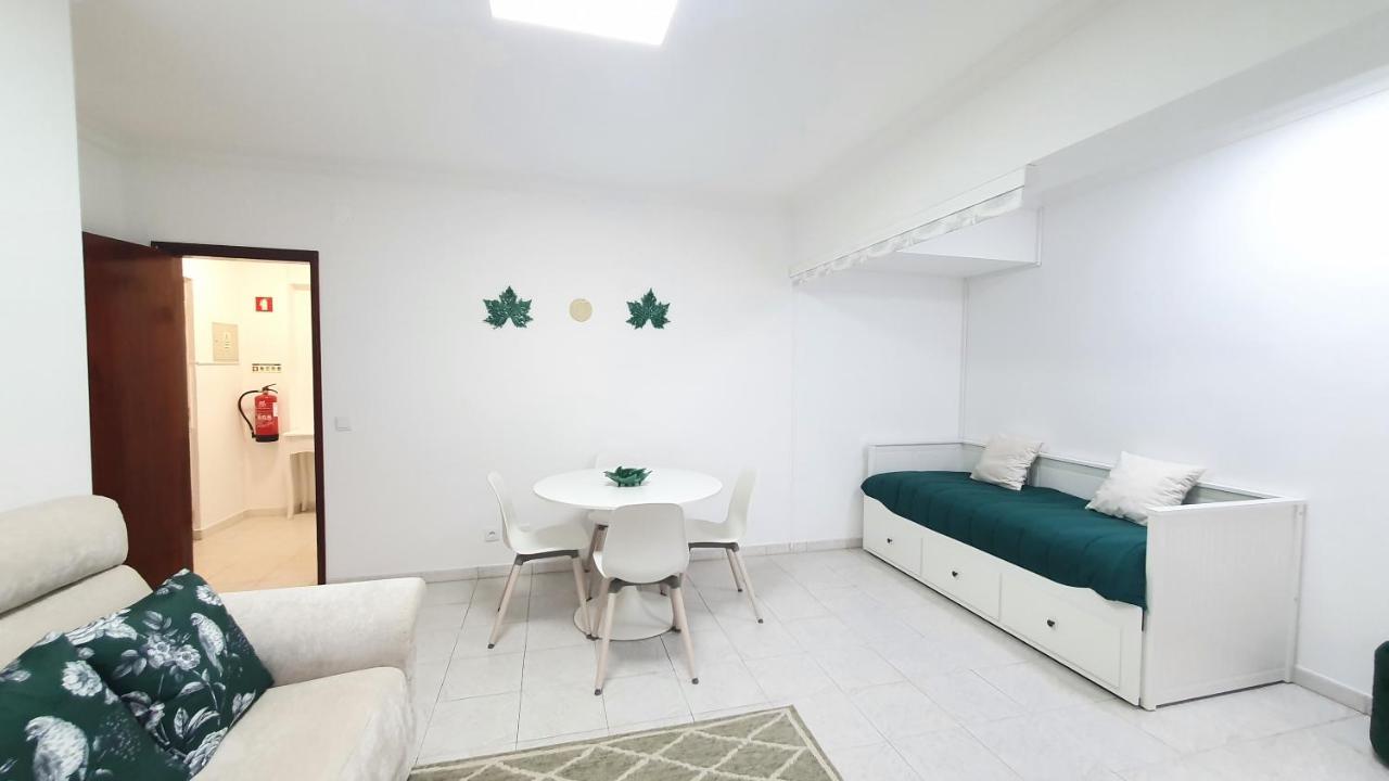 Caldas Da Rainha'S Green & White ภายนอก รูปภาพ